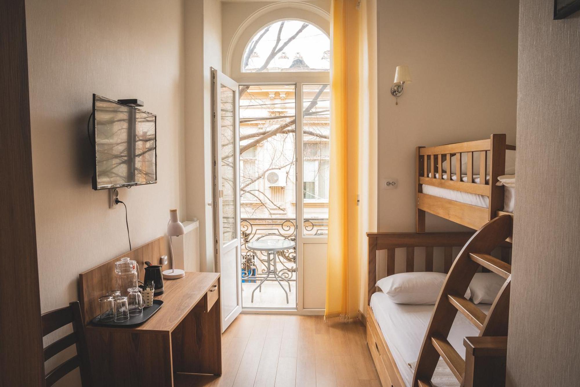 Hh Hotel Тбилиси Екстериор снимка